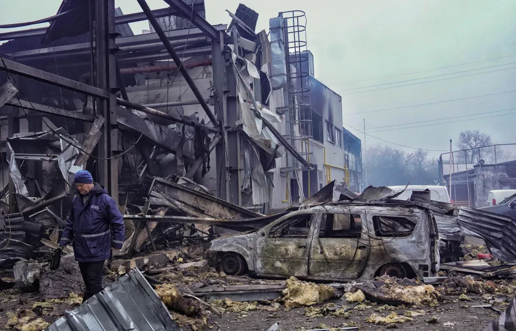 Знищення внаслідок російського обстрілу дронами Одеси. Fot. PAP/Alena Solomonova