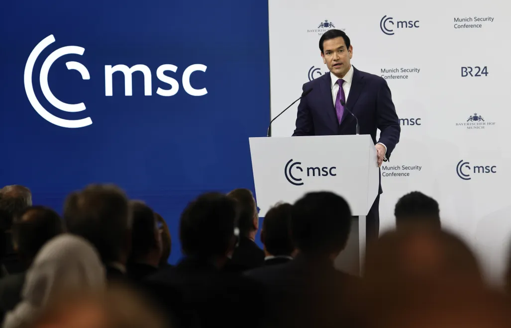 Выступление Марко Рубио на Мюнхенской конференции по безопасности. Fot. PAP/EPA/RONALD WITTEK