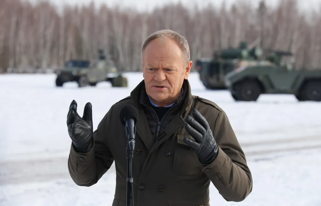 Дональд Туск на брифинге в Зелёнке. Fot. Paweł Supernak