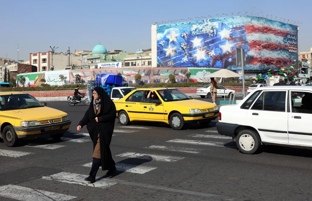 Antyamerykański billboard na ulicy Teheranu Fot. PAP/EPA/ABEDIN TAHERKENAREH