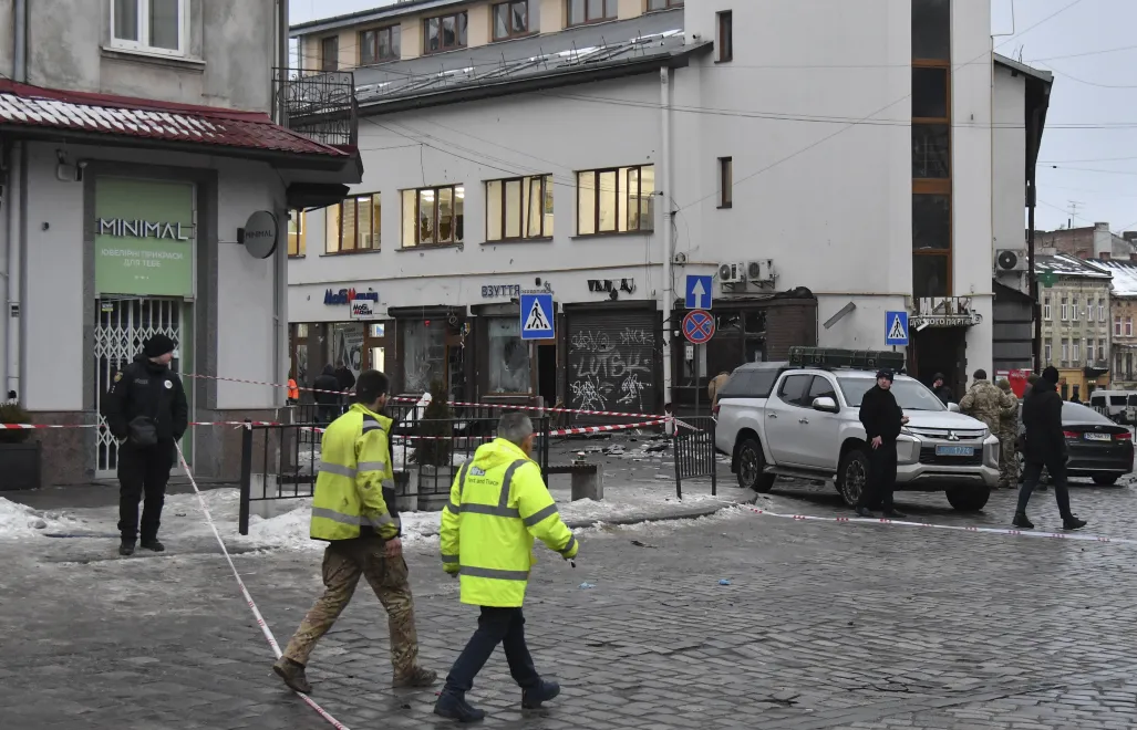 Фото з місця теракту у Львові. Fot. PAP/EPA/MYKOLA TYS
