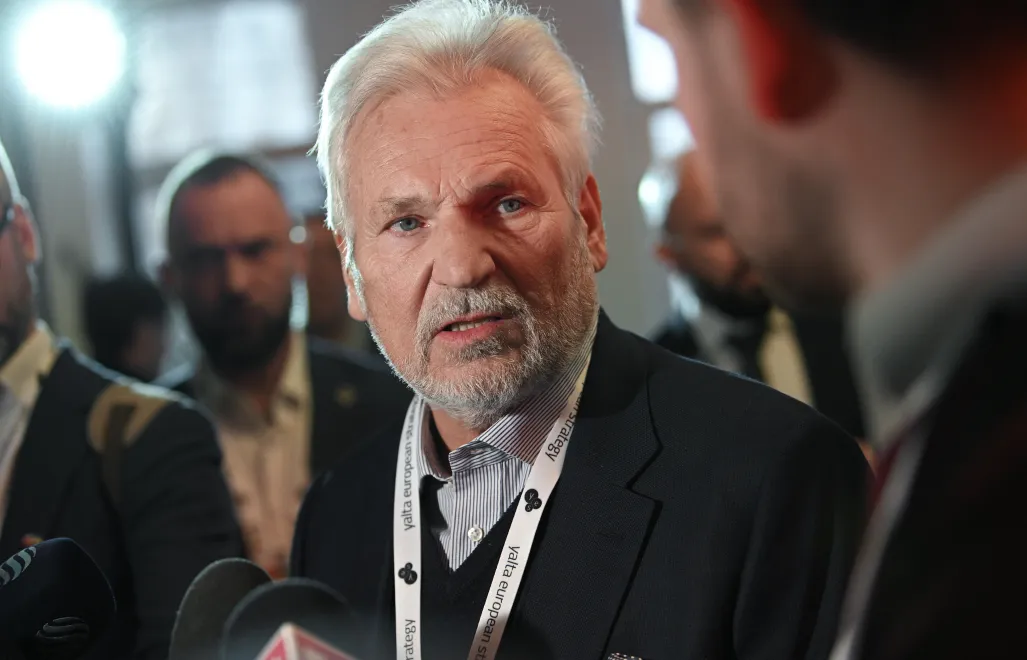 Były prezydent RP Aleksander Kwaśniewski, fot. PAP/Marcin Obara