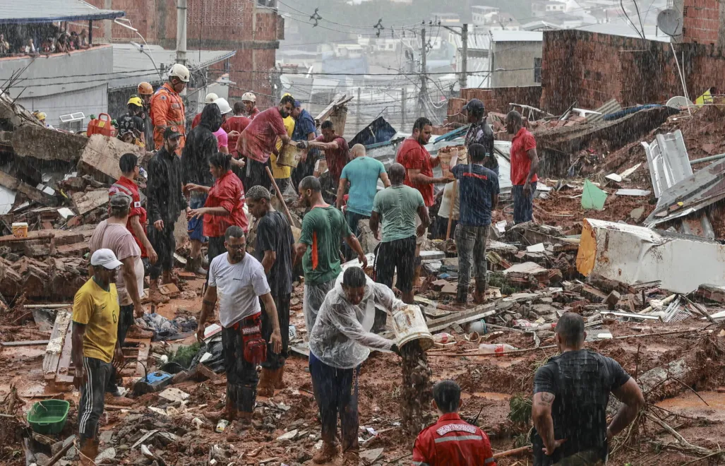 Zniszczenia po powodziach w Brazylii. Fot. PAP/EPA/Andre Coelho