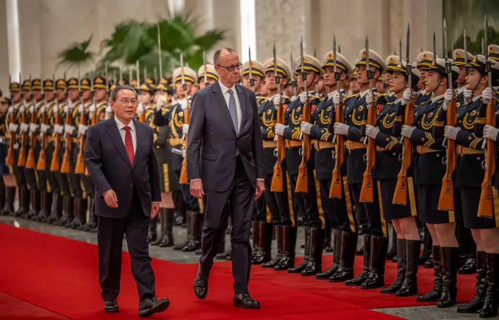 Merz uznał możliwość całkowitego zerwania więzi gospodarczych z ChRL za „błąd”. Fot. PAP/EPA/	Michael Kappeler / POOL