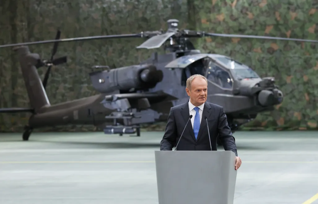  Premier Donald Tusk na uroczystości zawarcia umów offsetowych między Wojskowymi Zakładami Lotniczymi nr 1 S.A. a Lockheed Martin Fot. PAP/Marian Zubrzycki