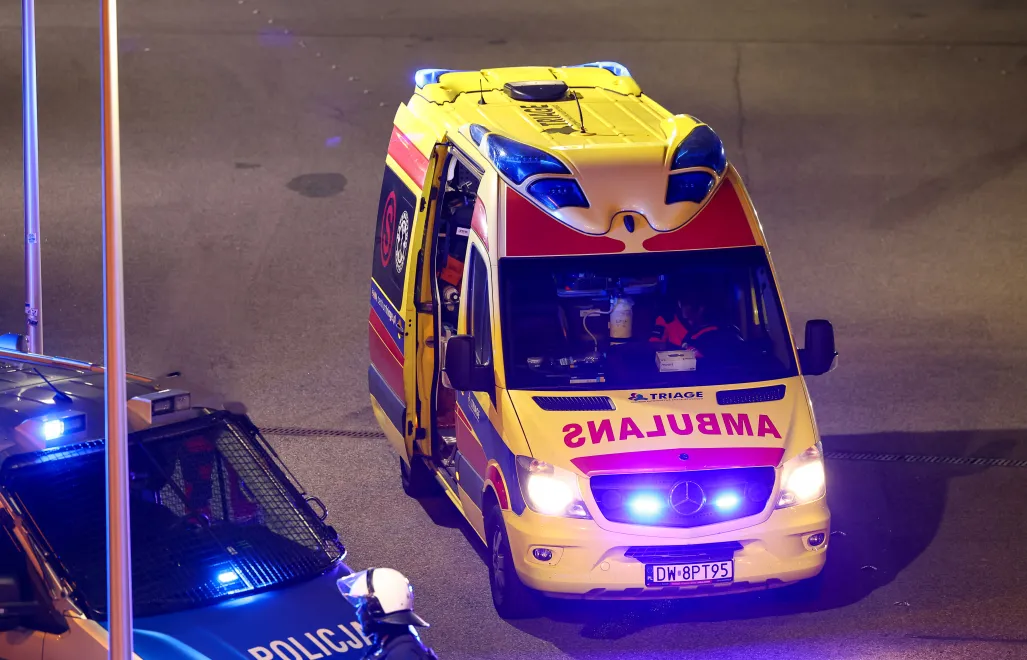 Policjanci na miejscu wypadku pracowali pod nadzorem prokuratora, zabezpieczali ślady.  Fot. Adobe Stock/ FotoDax