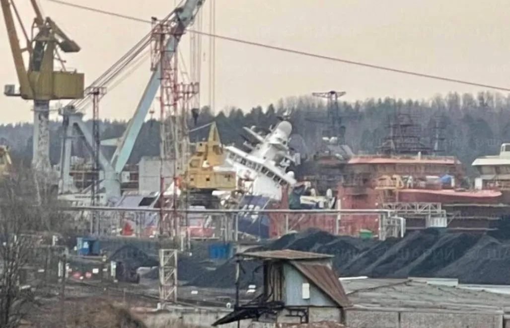 Поврежденное судно. Fot. @nexta_tv