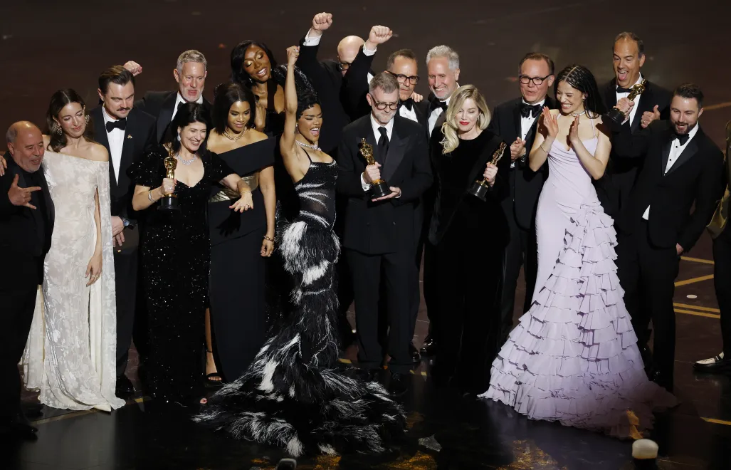 Twórcy filmu "Jedna bitwa po drugiej". Fot. PAP/EPA/CHRIS TORRES