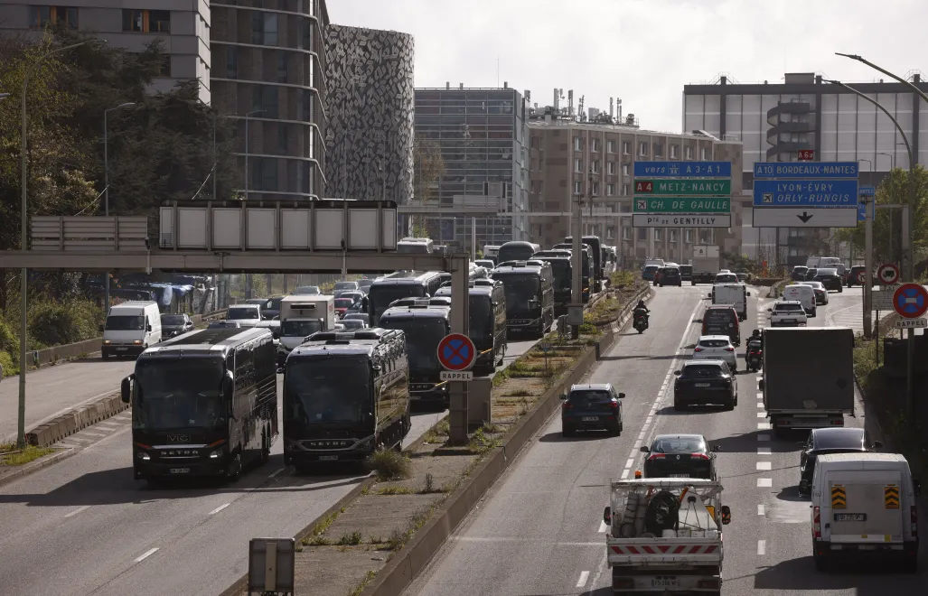 Blokada obwodnicy Paryża Fot. PAP/EPA/YOAN VALAT