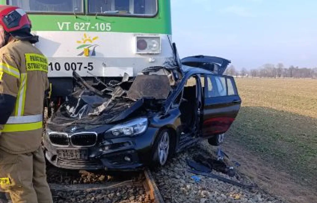 Na miejscu zmarła pasażerka auta. Fot. KMP w Płocku