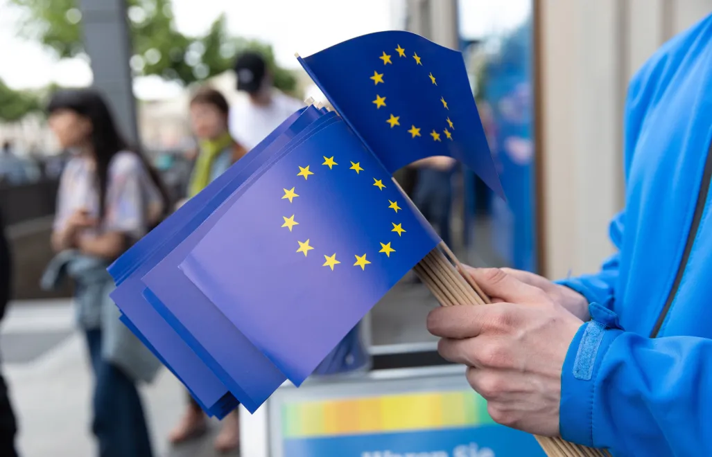 Flagi Unii Europejskiej Fot. PAP/EPA/OMER MESSINGER