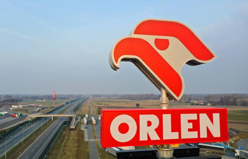 Logo stacji paliw ORLEN. Fot. PAP/Leszek Szymański