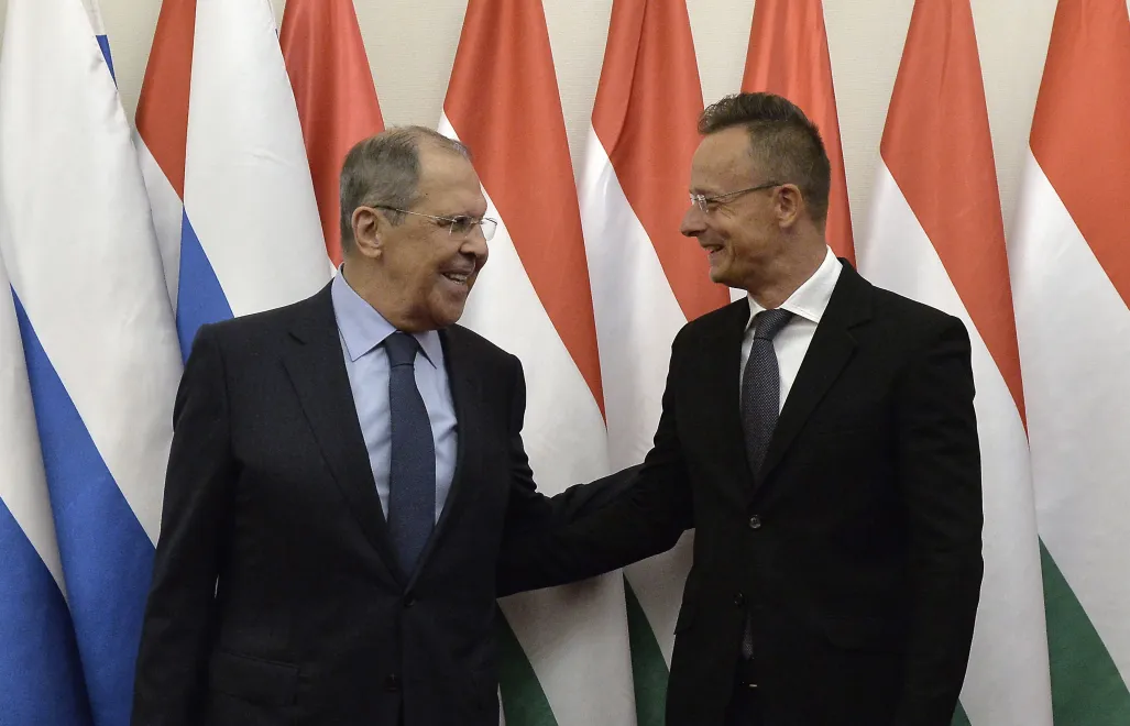 Газета The Washington Post повідомила, що міністр Сіярто регулярно телефонував до Росії в перервах між зустрічами в Європейському Союзі, щоб дати своєму російському колезі Лаврову прямий звіт про хід переговорів. Fot. PAP/EPA/Lajos Soos