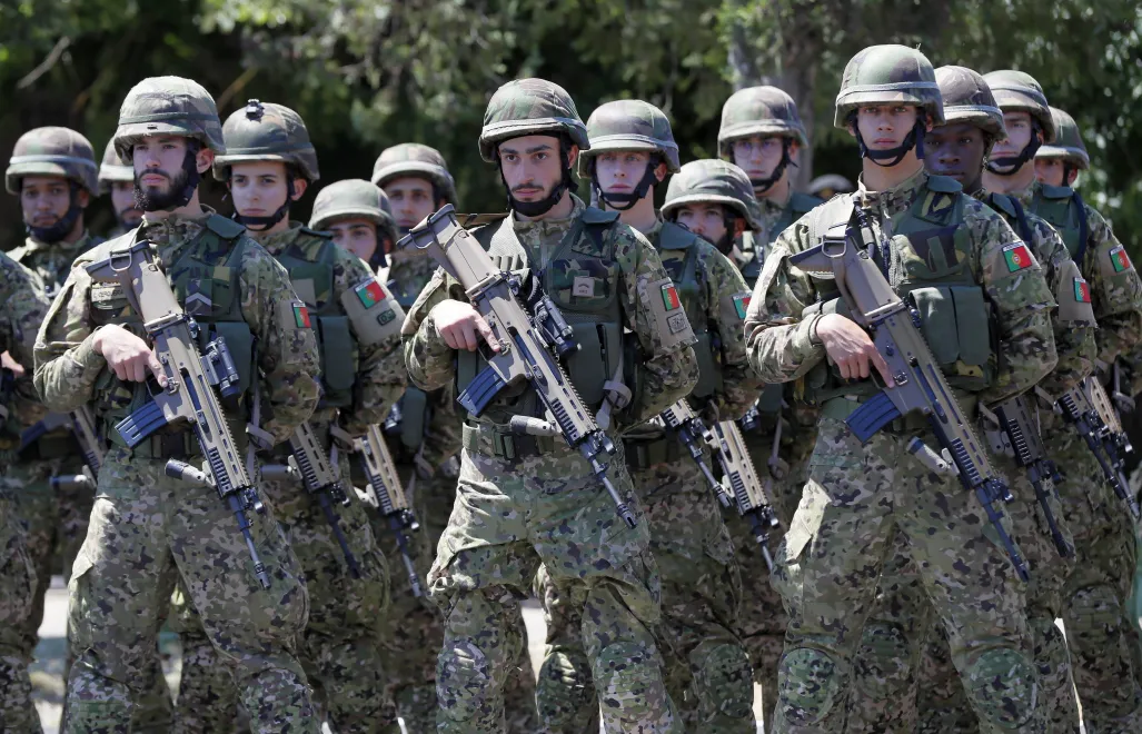 Portugalska armia. Fot. PAP/EPA/ROBERT GHEMENT