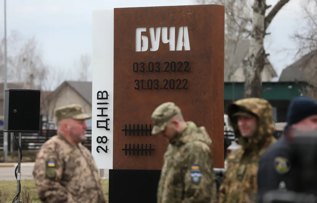 Вшанування 1-ї річниці визволення Бучі від російської окупації. Фотоілюстрація. Fot. PAP/Viktor Kovalchuk