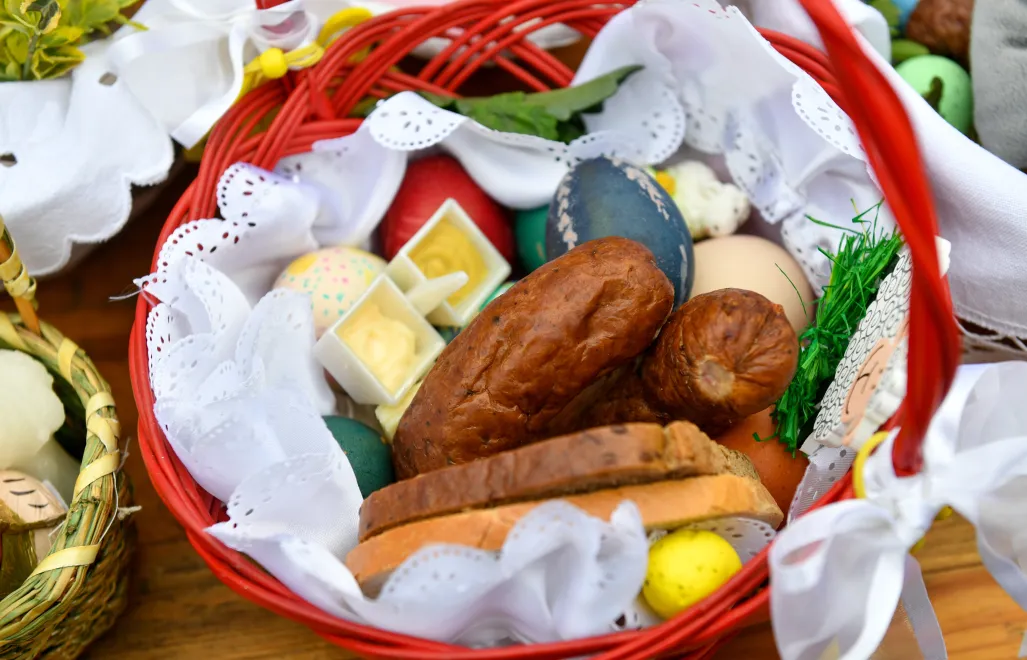 Koszyk wielkanocny Fot. PAP/Art Service
