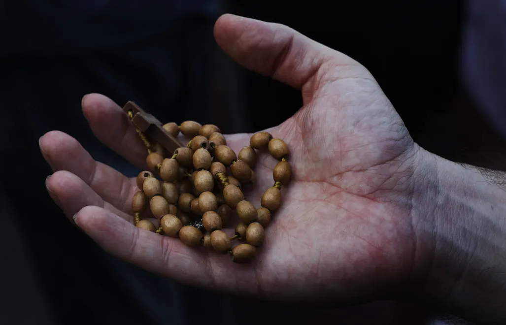 Różaniec - zdjęcie ilustracyjne Fot. PAP/EPA/LUSA POOL
