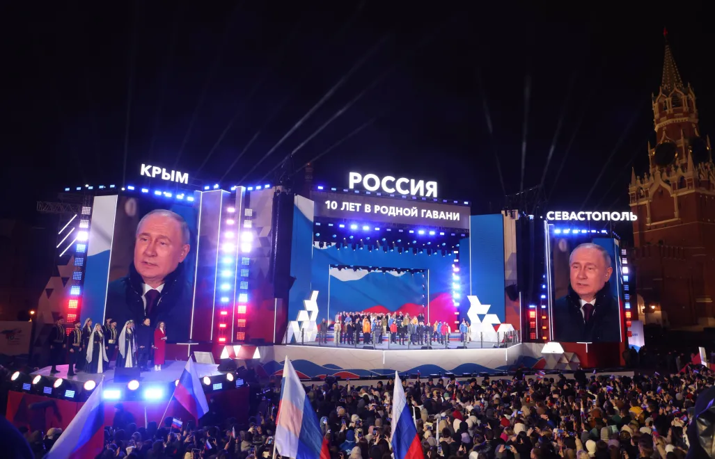 Виступ Путіна на концерті з нагоди десятої річниці анексії Кримського півострову Росією. Fot. PAP/EPA/	SERGEI ILNITSKY