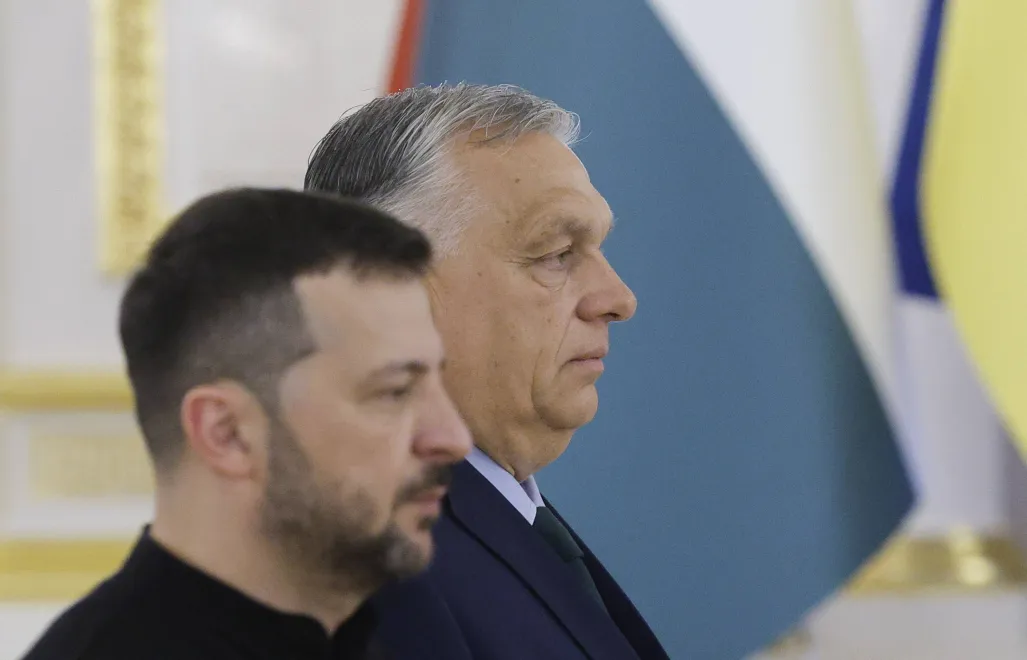 Viktor Orban i Wołodymyr Zełenski, fot. PAP/EPA/SERGEY DOLZHENKO