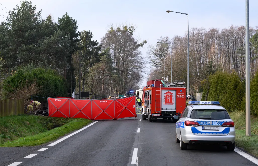 W wypadku zginęły trzy osoby. Fot. PAP/	Jakub Kaczmarczyk (zdjęcie ilustracyjne)