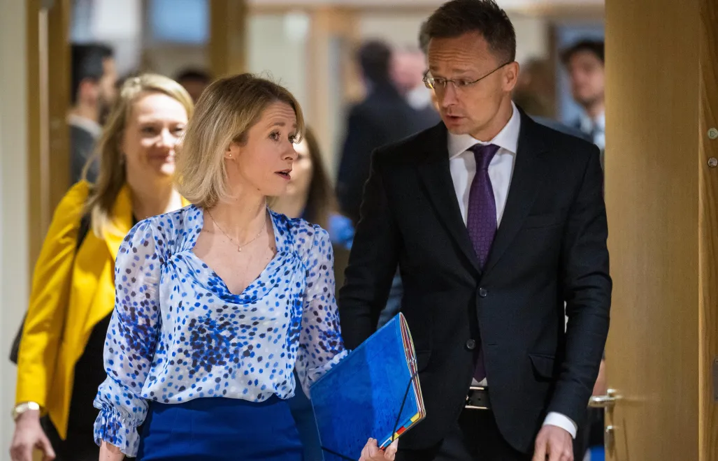 Кая Каллас і Петер Сіярто, 2025 р. Fot. PAP/Wiktor Dąbkowski