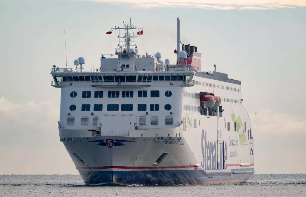 Prom pasażersko-samochodowy Stena Estelle operatora Stena Line. fot. PAP/Andrzej Jackowski
