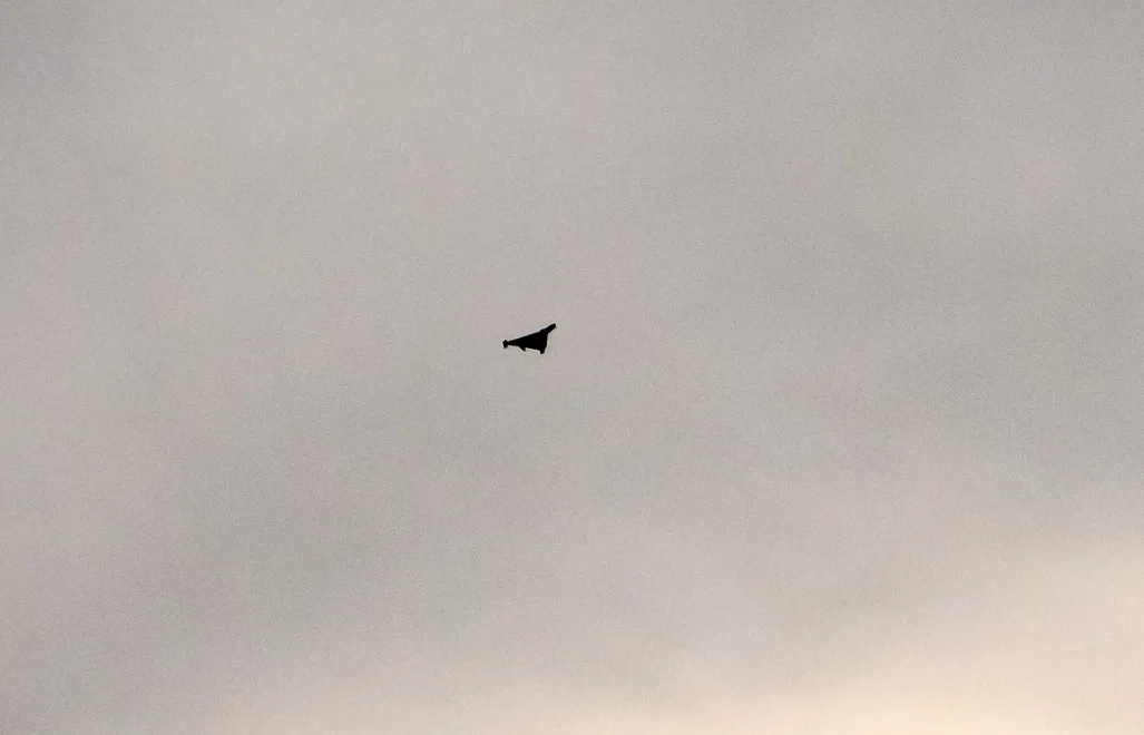 Російський дрон у повітрі над Україною, фотоілюстрація. Fot. PAP/Vladyslav Musiienko