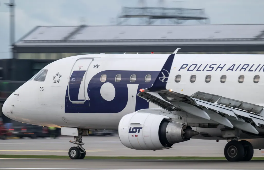 Samolot LOT, zdjęcie ilustracyjne. Fot. PAP/Andrzej Jackowski