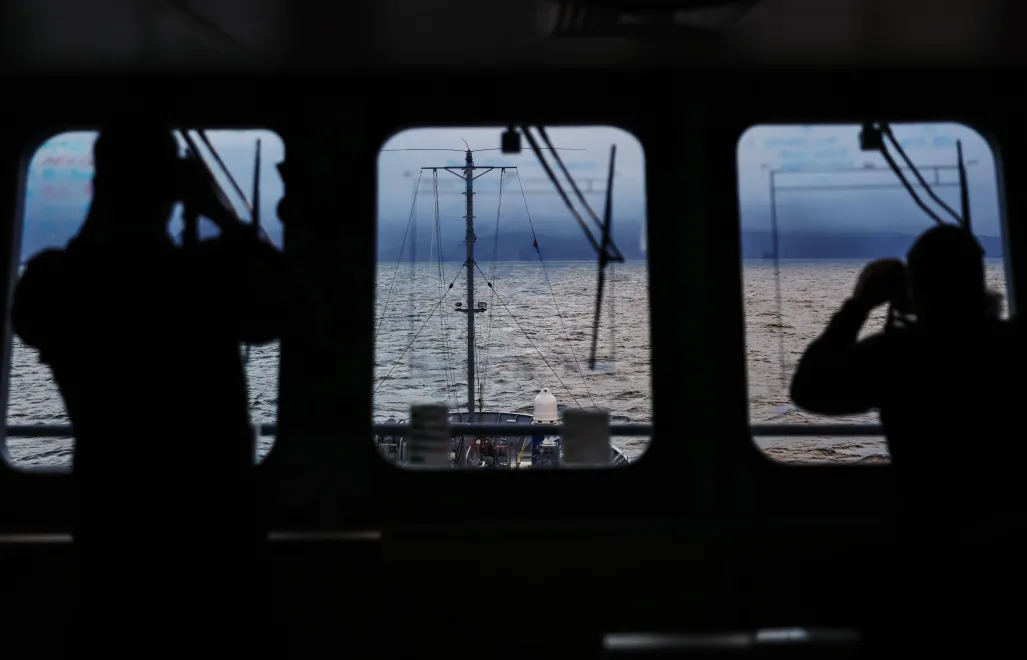 Żołnierze na statku, zdjęcie ilustracyjne, fot. PAP/EPA/HANNIBAL HANSCHKE