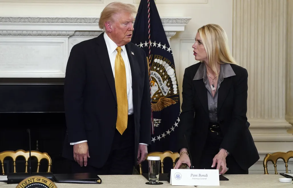 Na terenie bazy mieszkają też inni przedstawiciele administracji Donalda Trumpa. Fot. PAP/EPA/	WILL OLIVER / POOL