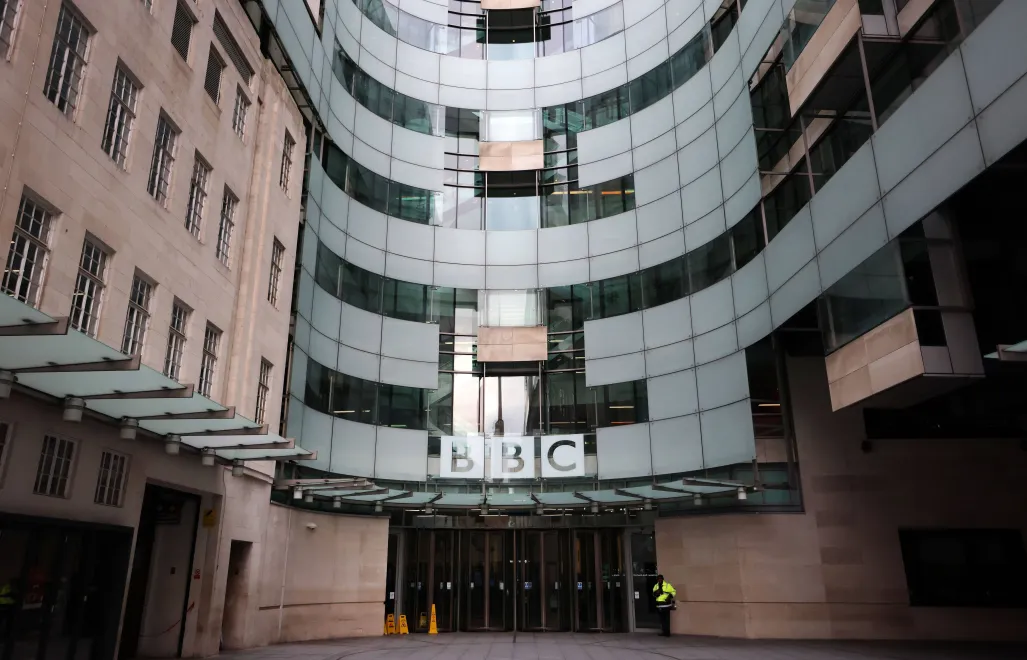 Siedziba BBC. Fot. PAP/EPA/ANDY RAIN