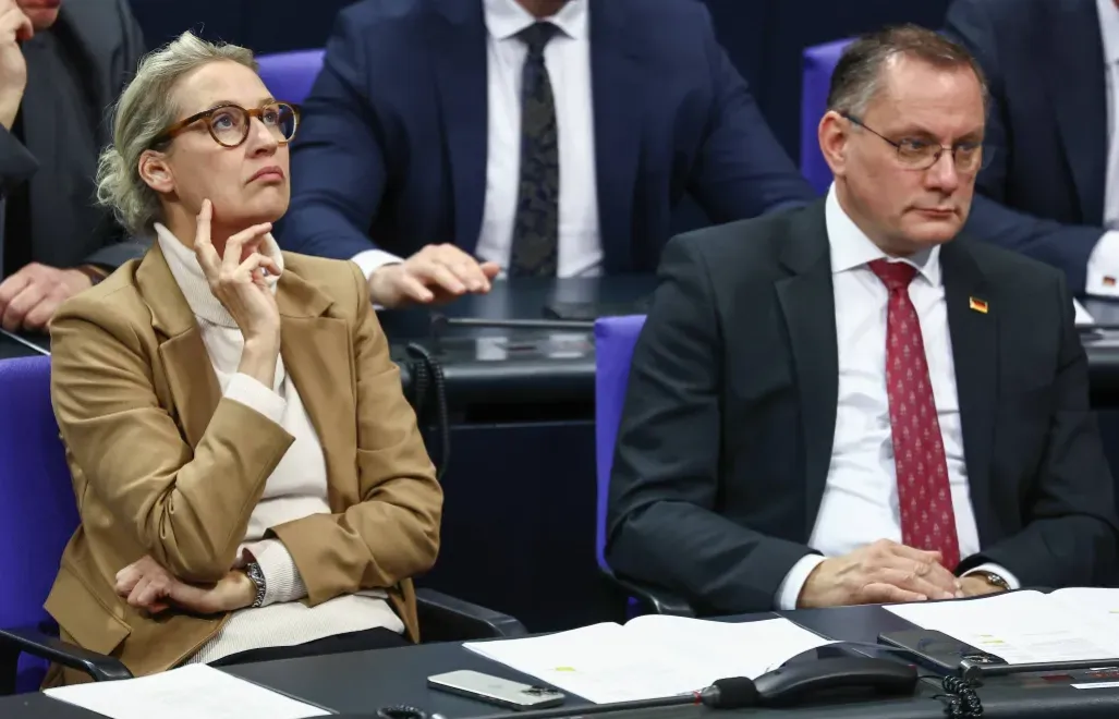 Alice Weidel i Tino Chrupalla, współprzewodniczący AfD. Fot. PAP/EPA/FILIP SINGER