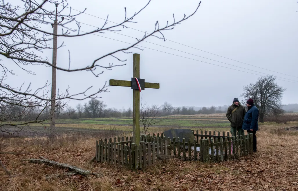 Меморіал у селі Угли Рівненської області. Fot. PAP/Vladyslav Musiienko