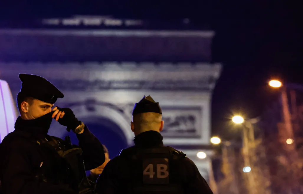 Paryska policja (zdjęcie ilustracyjne). Fot. EPA/Mohammed Badra