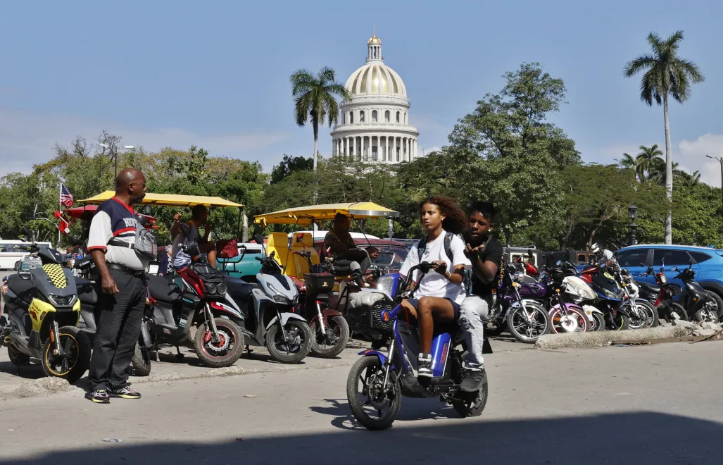 Widok na Kapitol w Hawanie, fot. PAP/EPA/EFE/Ernesto Mastrascusa