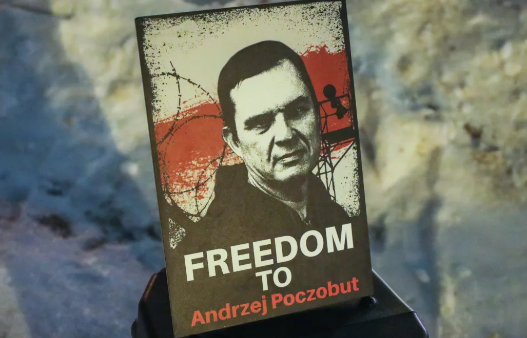 Akcja solidarnościowa z więzionym przez reżim Łukaszenki dziennikarzem i działaczem Związku Polaków na Białorusi Andrzejem Poczobutem Fot. PAP/Artur Reszko