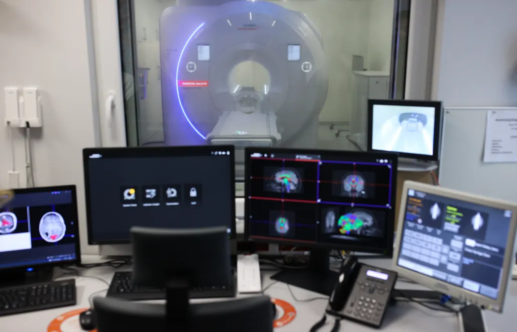 Aparatura medyczna w Narodowym Instytucie Onkologii w Gliwicach. Fot. PAP/Jarek Praszkiewicz