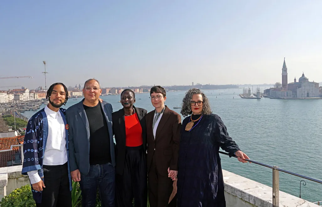 Члены кураторской группы, работающие над предстоящей 61-й Венецианской биеннале. Fot. PAP/EPA/Andrea Merola