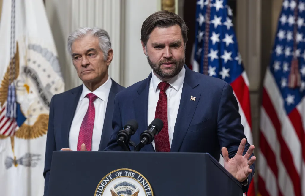 Mehmet Oz, J.D. Vance. Fot. PAP/EPA/JIM LO SCALZO