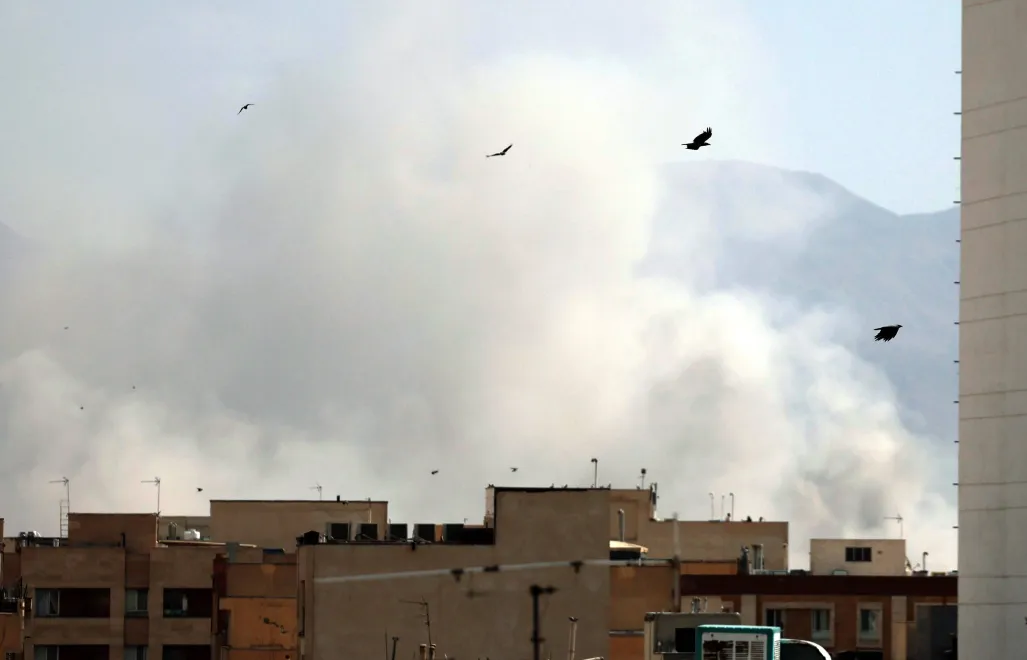 Atak na Teheran. Fot. PAP/EPA/ABEDIN TAHERKENAREH