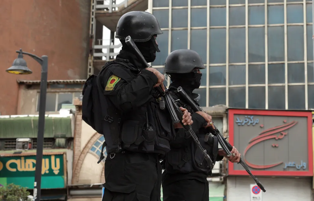 Irańskie służby (zdjęcie ilustracyjne). Fot. EPA/ABEDIN TAHERKENAREH