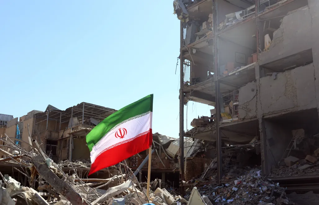 Zniszczenia w Teheranie, zdjęcie ilustracyjne, fot. PAP/EPA/ABEDIN TAHERKENAREH