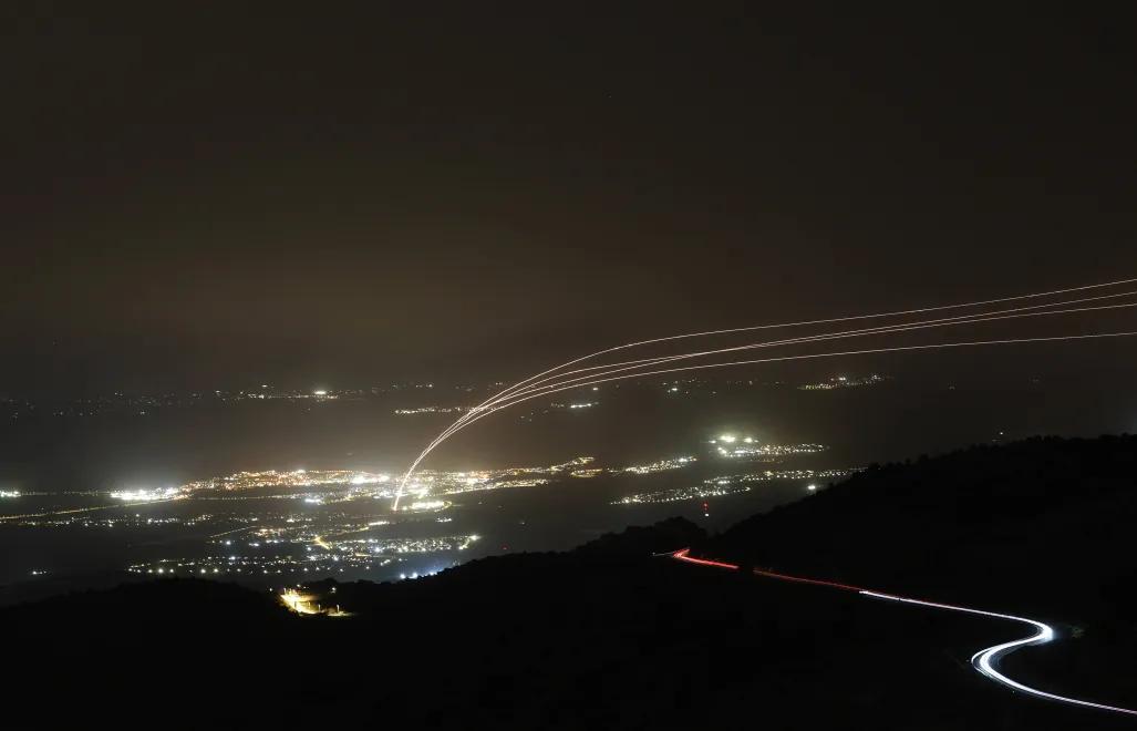 Nalot Hezbollahu był wymierzony w północny Izrael, w tym w Hajfę. Nie ma doniesień o ofiarach - dodał Times of Israel. Fot. PAP/EPA/	ATEF SAFADI (zdjęcie ilustracyjne)