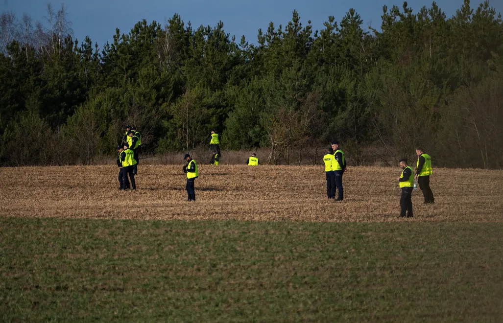 Miejsce znalezienia drona na terenie kopalni węgla brunatnego w Galczycach. Fot. PAP/Bartosz Skonieczny
