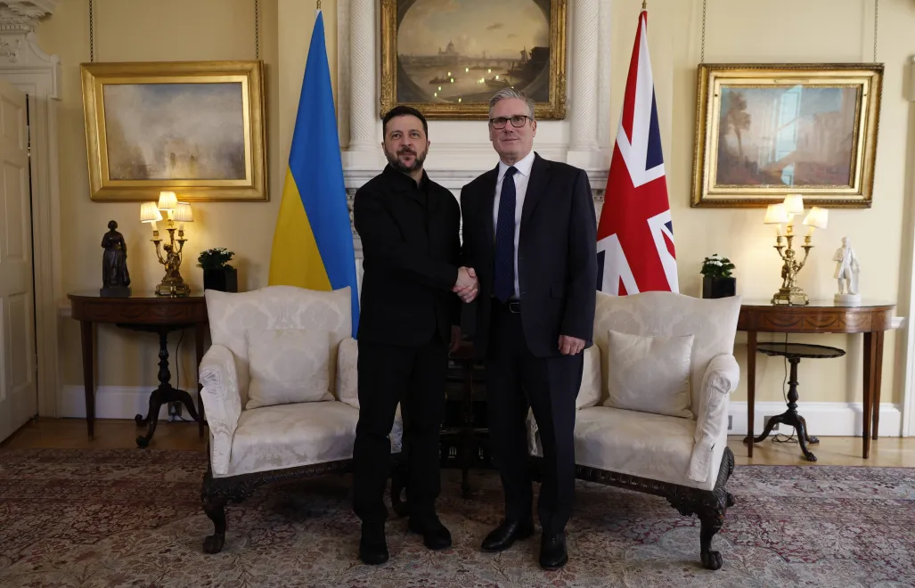 Декларацію підписали президент України Володимир Зеленський та прем'єр-міністр Великої Британії Кір Стармер. Fot. PAP/EPA/DAVID CLIFF/POOL