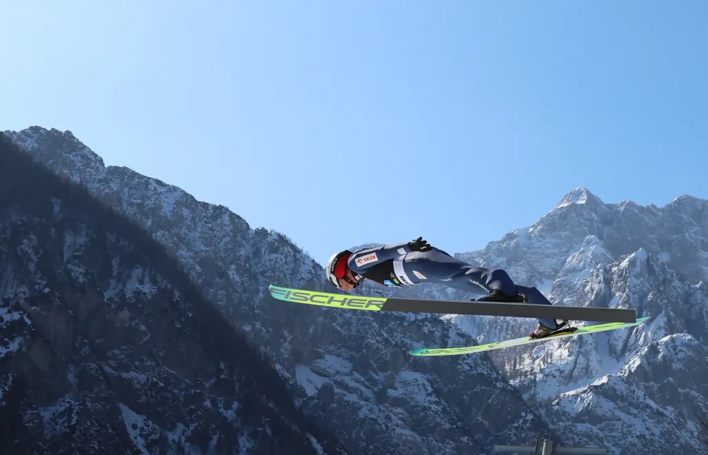 Kamil Stoch podczas skoku w Planicy, fot. PAP/Grzegorz Momot