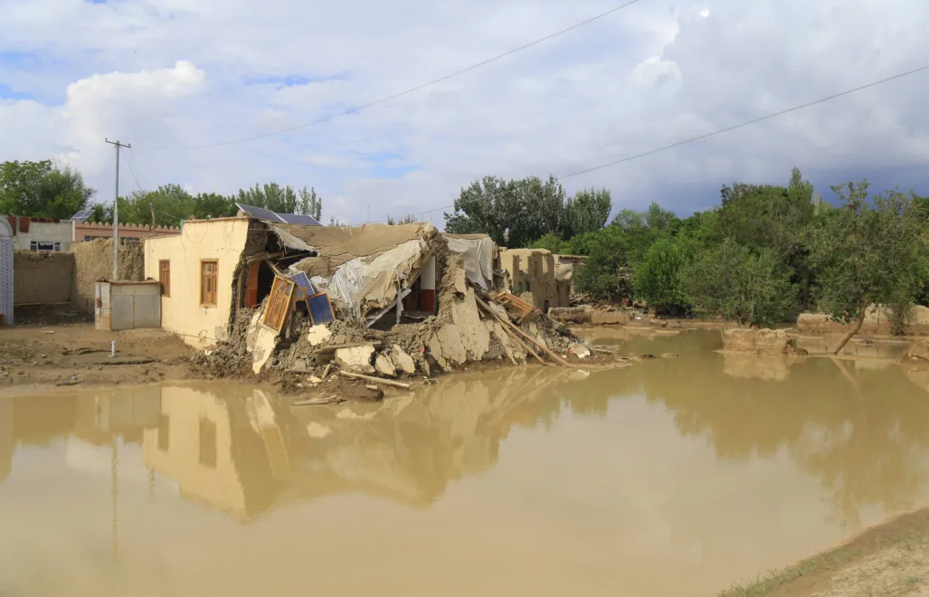 Powódź w Afganistanie. Fot. PAP/EPA/STRINGER