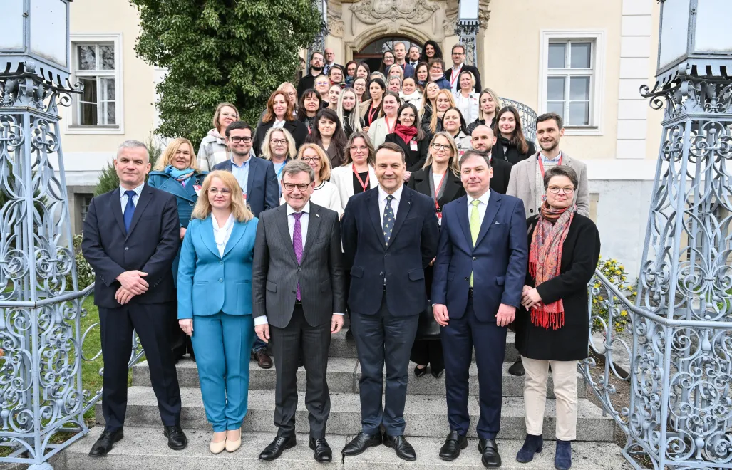 Od frontu: wicepremier, minister spraw zagranicznych Radosław Sikorski i minister spraw zagranicznych Niemiec Johann Wadephul. Fot. PAP/Maciej Kulczyński