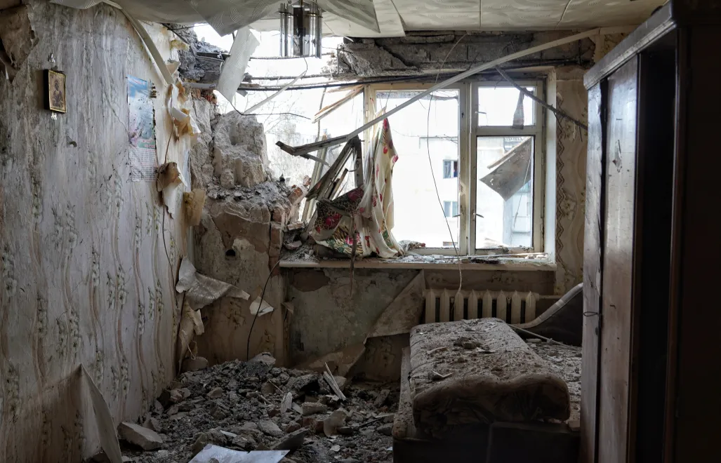 Zniszczenia po rosyjskim ataku Fot. PAP/Alena Solomonova