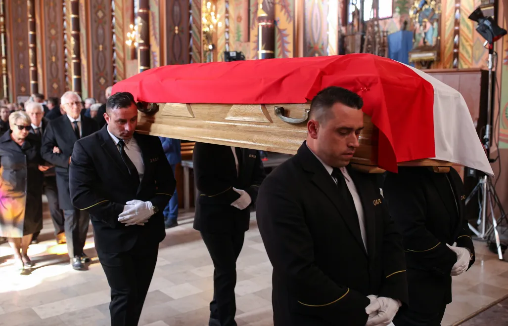 Msza święta żałobna w intencji posła Lewicy Łukasza Litewki w kościele parafii rzymskokatolickiej pw. św. Joachima w Sosnowcu. Fot. PAP/Jarek Praszkiewicz